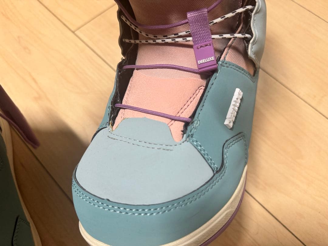 DEELUXE 女性用スノーボードブーツ ターコイズ/ピンク