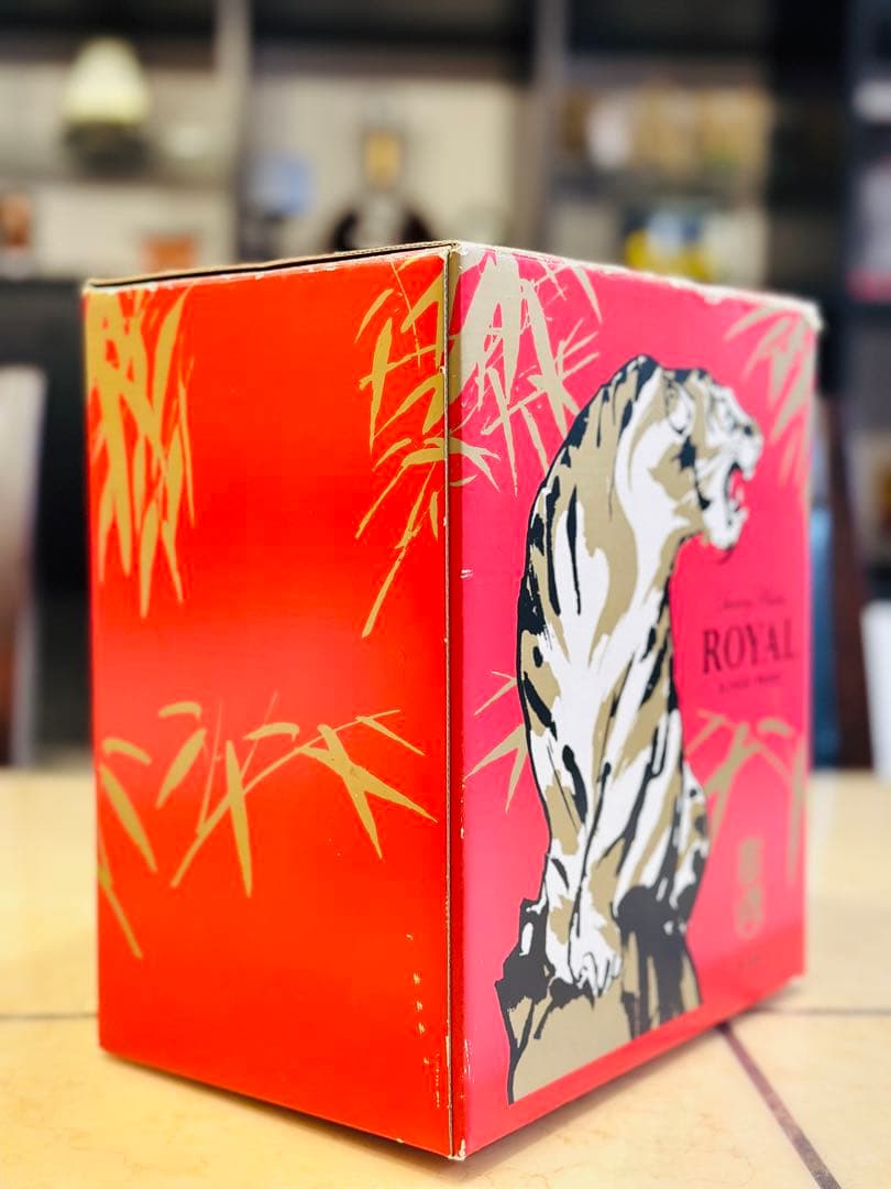 干支ボトル　サントリー 寅