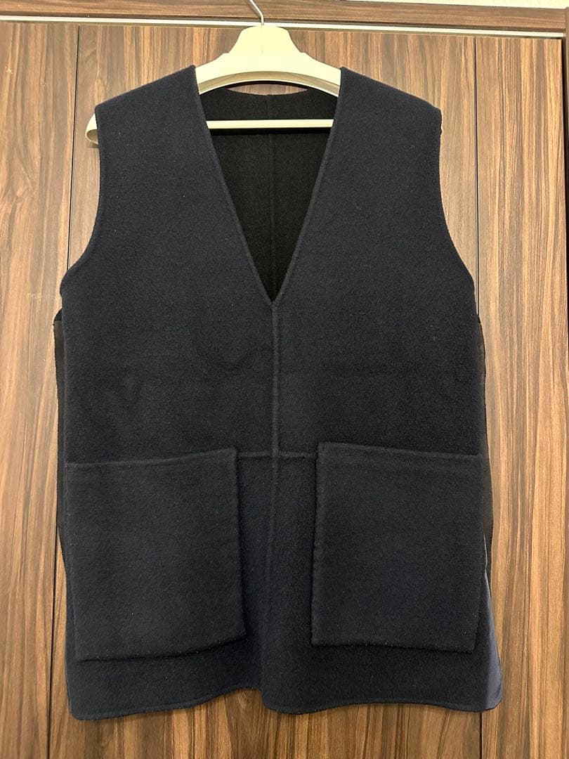 ohga リバーシブルウールベスト ブラック×ネイビー