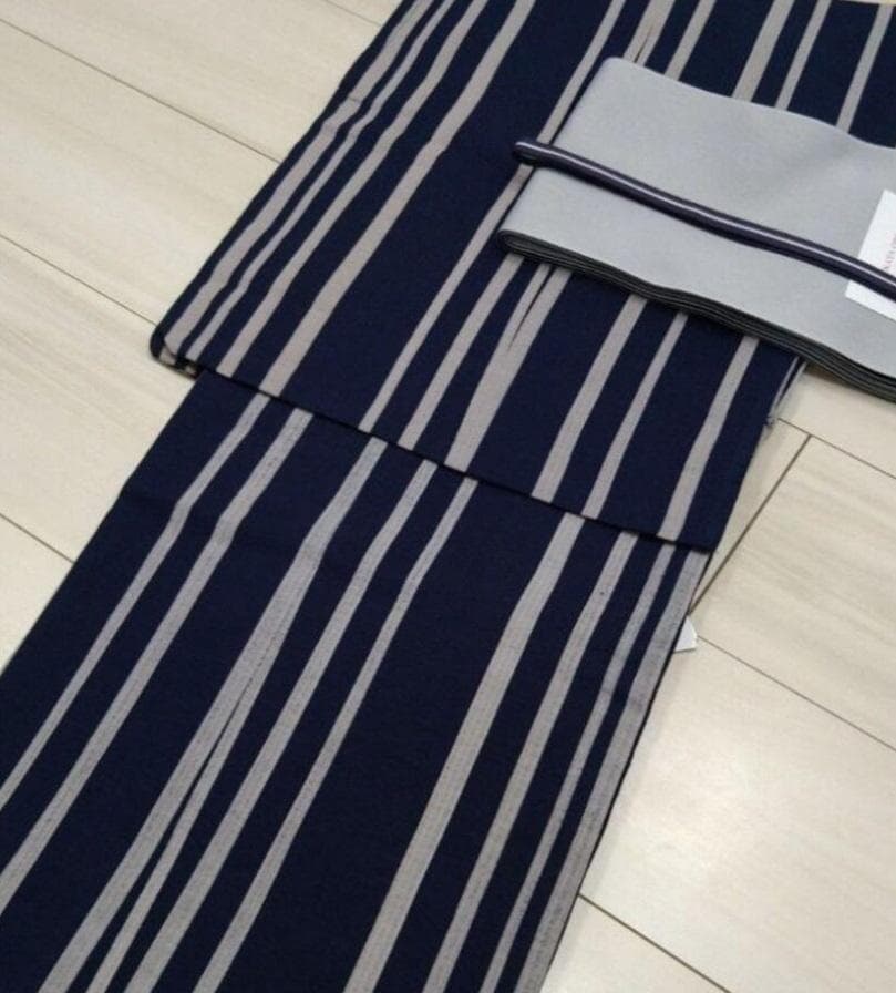 画像 2枚目の 同じ帯＋おまかせ黒帯締めつき■最高級しじら織浴衣 波縞紺■