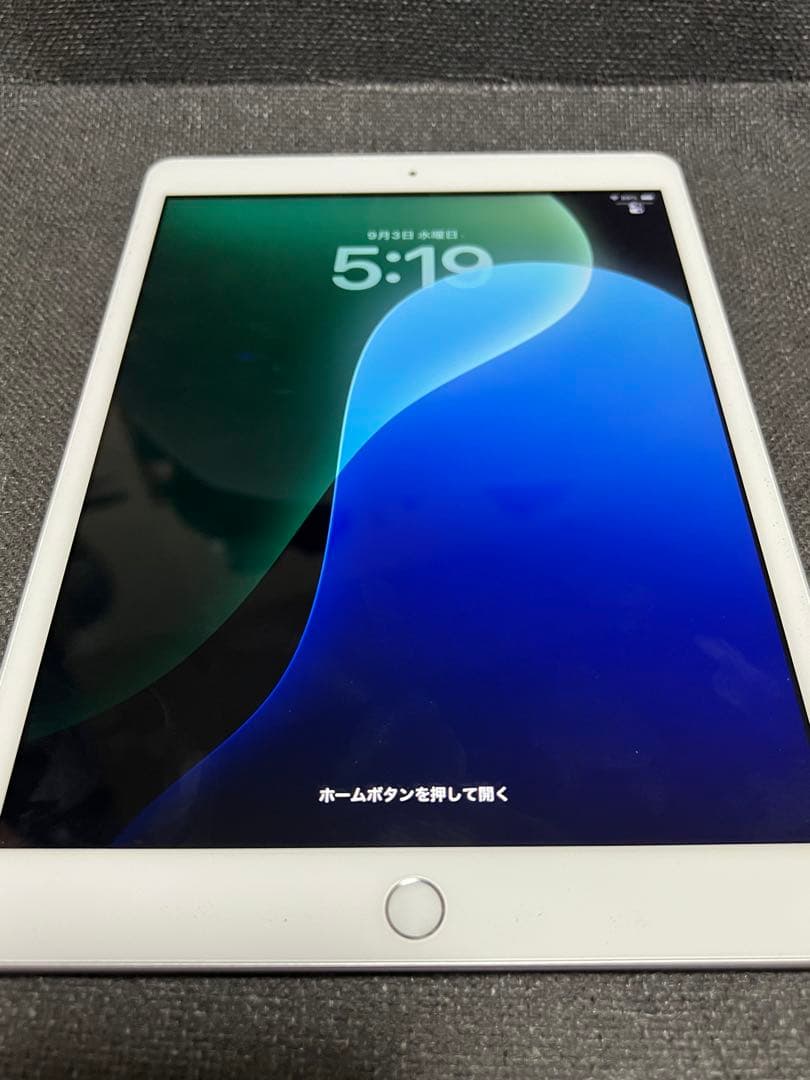 iPad 第8世代 32GB シルバー Wi-Fiモデル