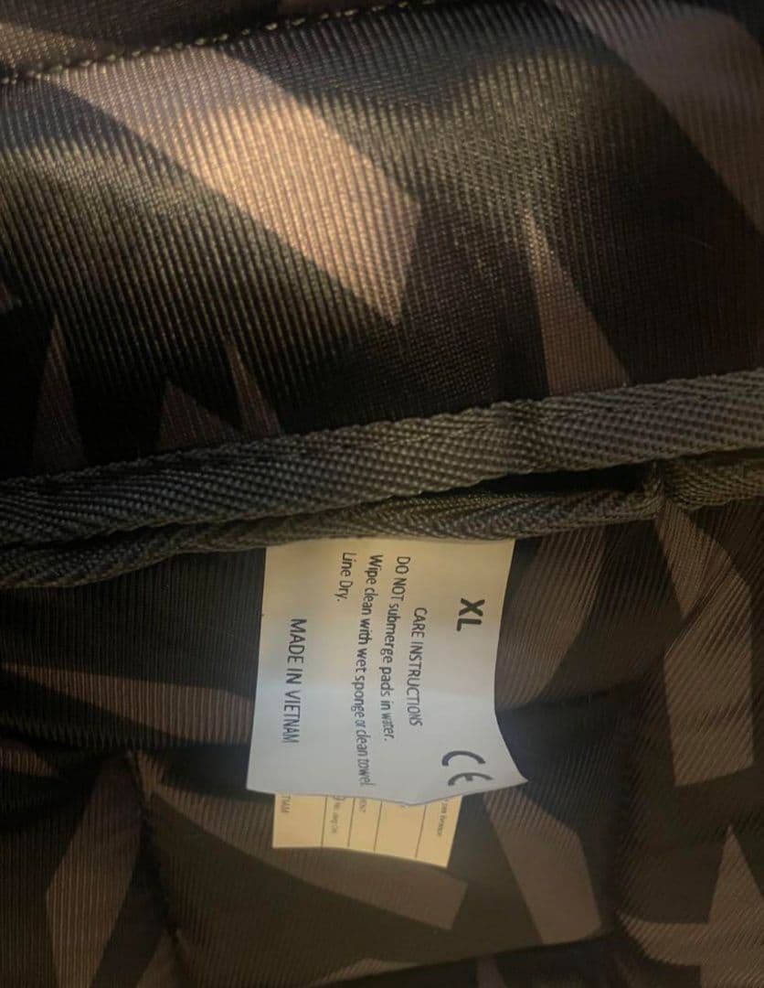 アメフト　XENITH ショルダー　美品