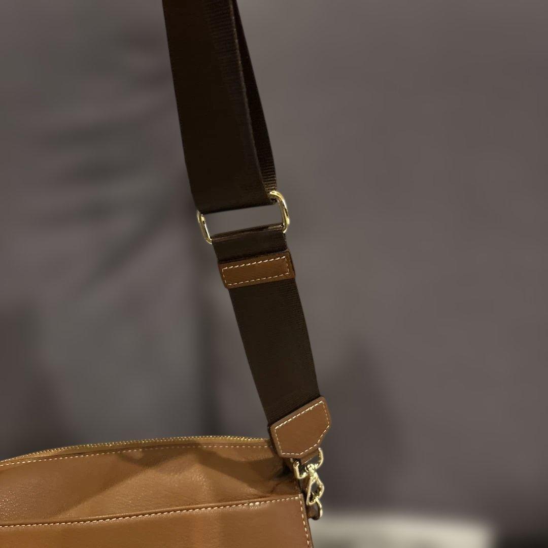 mica della valle レザーショルダー/グロスボディバッグ