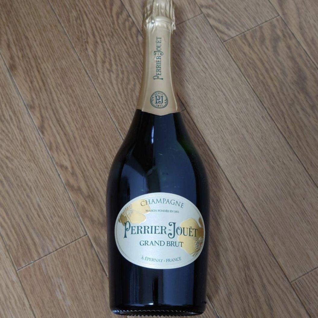 【保存状態問題なし】シャンパン　ペリエジュエ　２本
