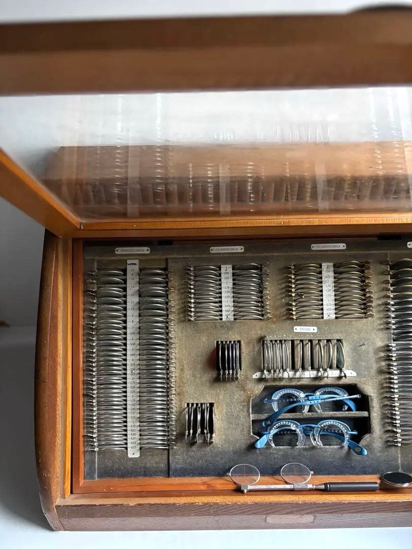 665 古道具 検眼レンズセット 木製ケース入り ヴィンテージ 眼鏡店 ケビント