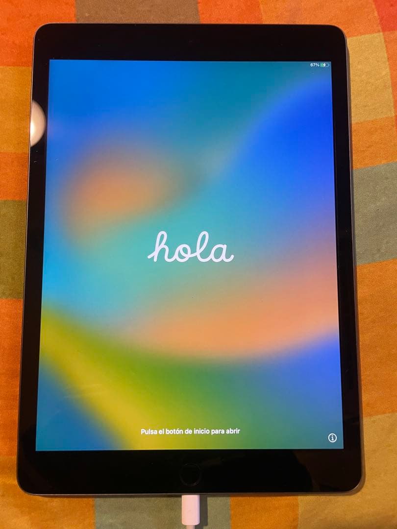 Apple iPad (64GB, スペースグレー) 第9世代