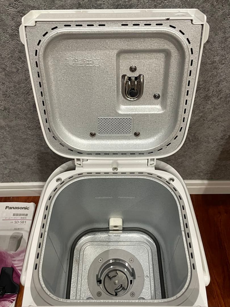 2021年製　Panasonic ホームベーカリー　SD-SB1 一斤タイプ