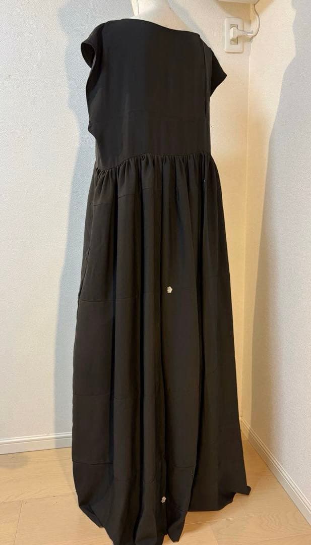 黒留袖リメイクワンピース　スカート部分切り替え－湖と森の風景 ―留袖ドレス