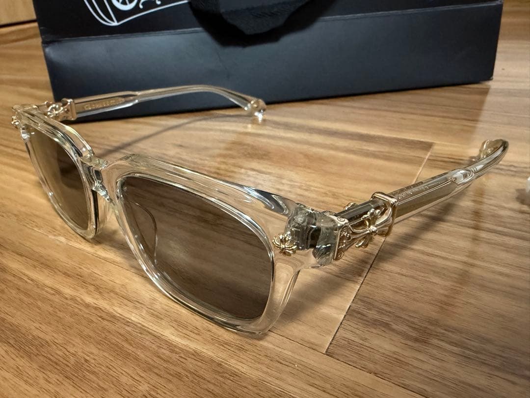 クロムハーツ クロスモチーフ クリアフレームサングラス