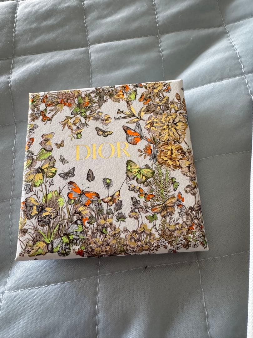 Dior パール付きピアス