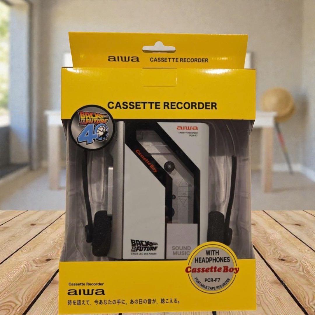 【新品未開封】バック・トゥ・ザ・フューチャーのコラボ商品、カセットプレイヤー