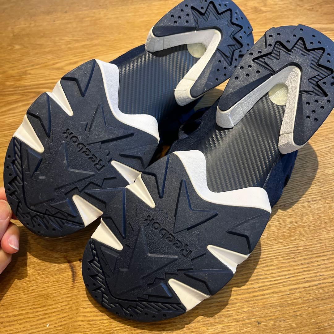 T.T　美品Reebok インスタポンプ サンダル ネイビー　28センチ