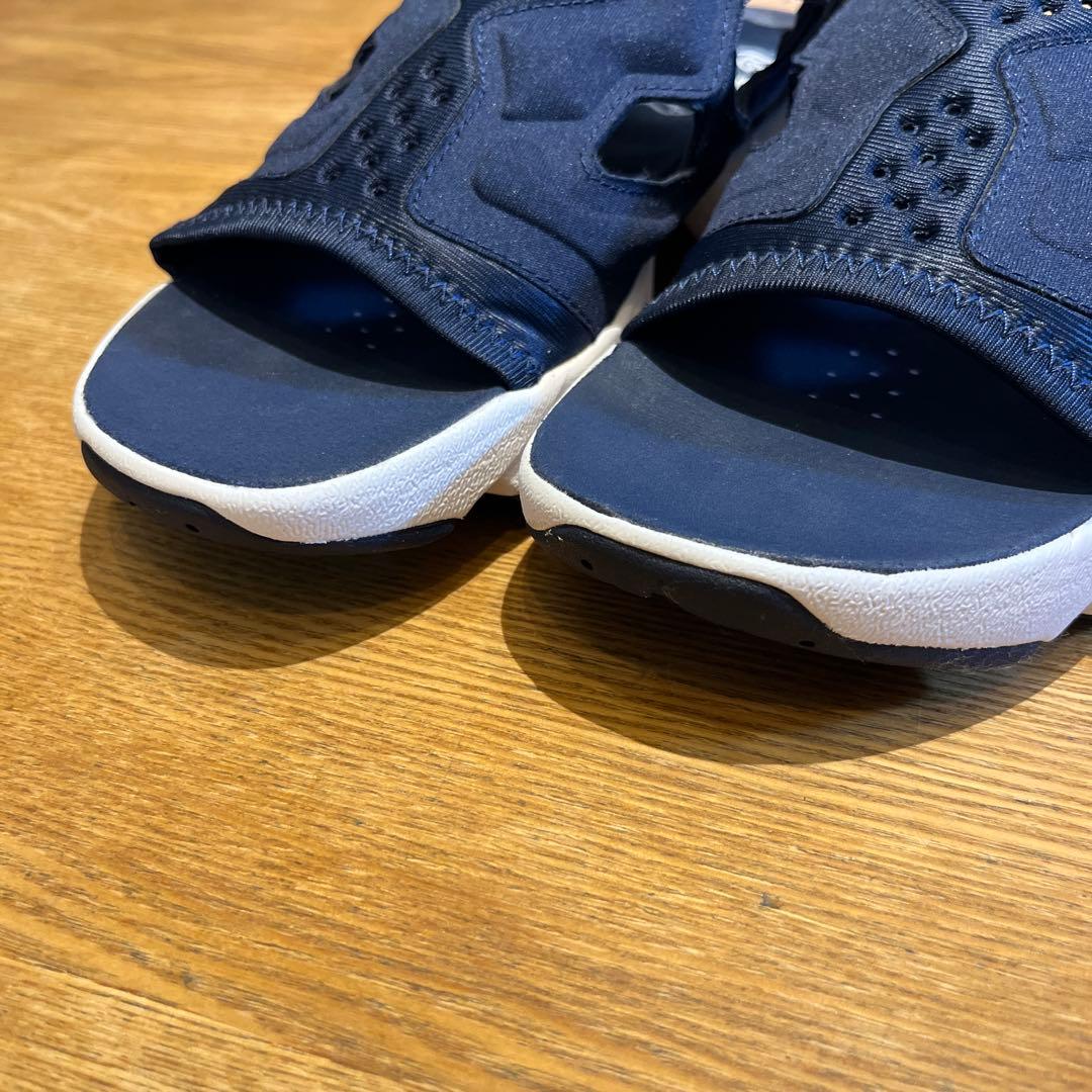 T.T　美品Reebok インスタポンプ サンダル ネイビー　28センチ