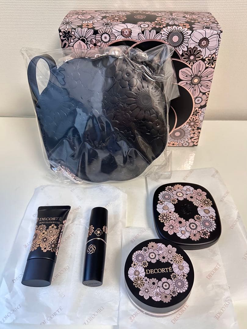 《新品未使用》コスメデコルテ　クリスマスコフレ2025