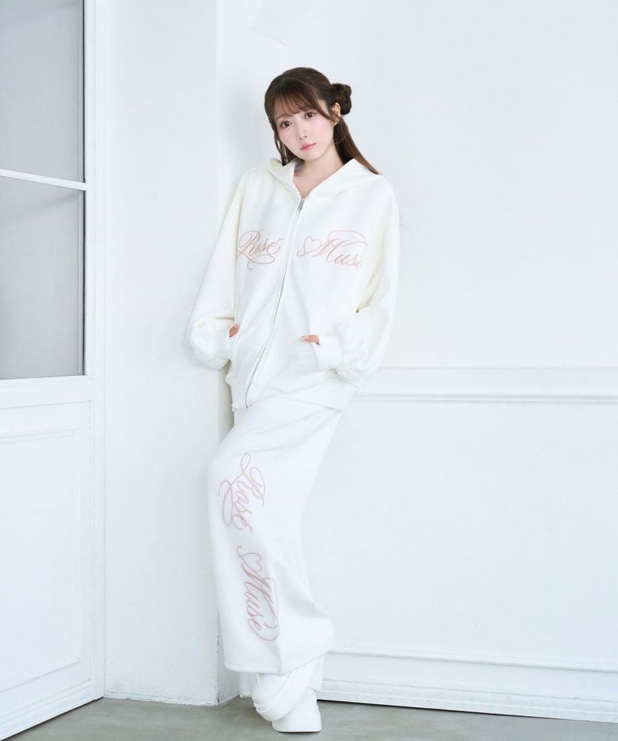 ロゼミューズLogo 3d embroidery hoodie パーカー