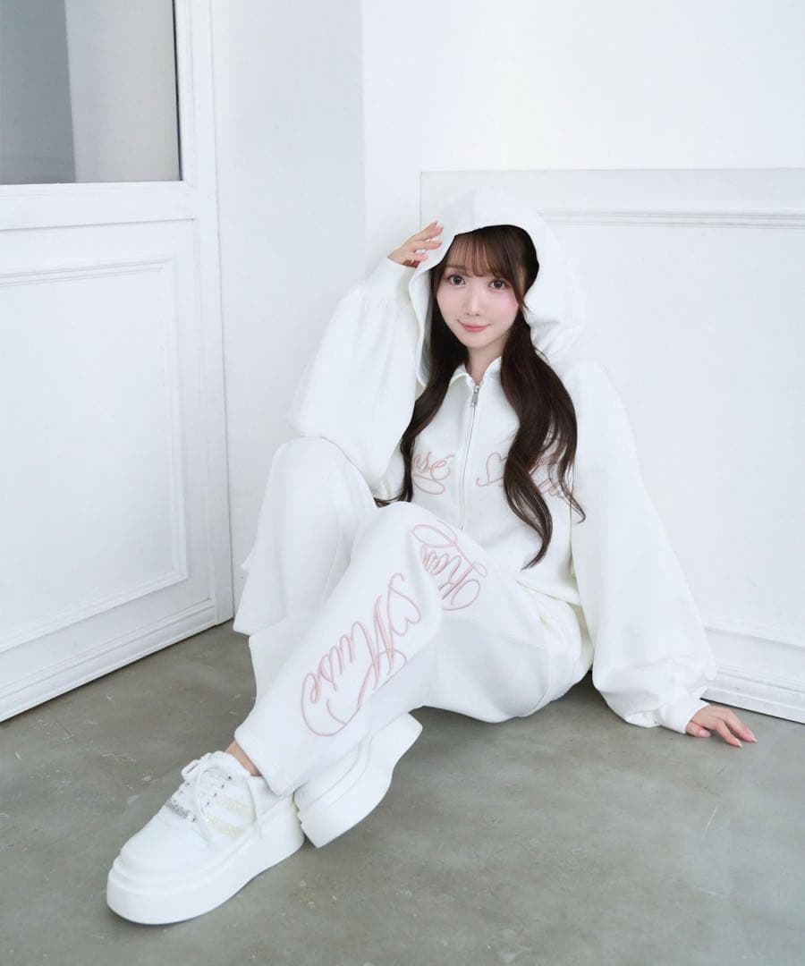 ロゼミューズLogo 3d embroidery hoodie パーカー