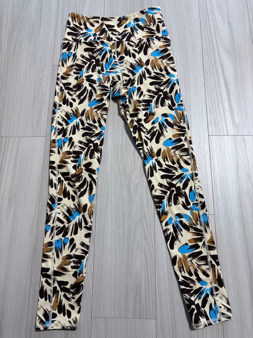 【あい】（2点まとめ）jump one　ボタニカル柄レギンス＋タンクトップ