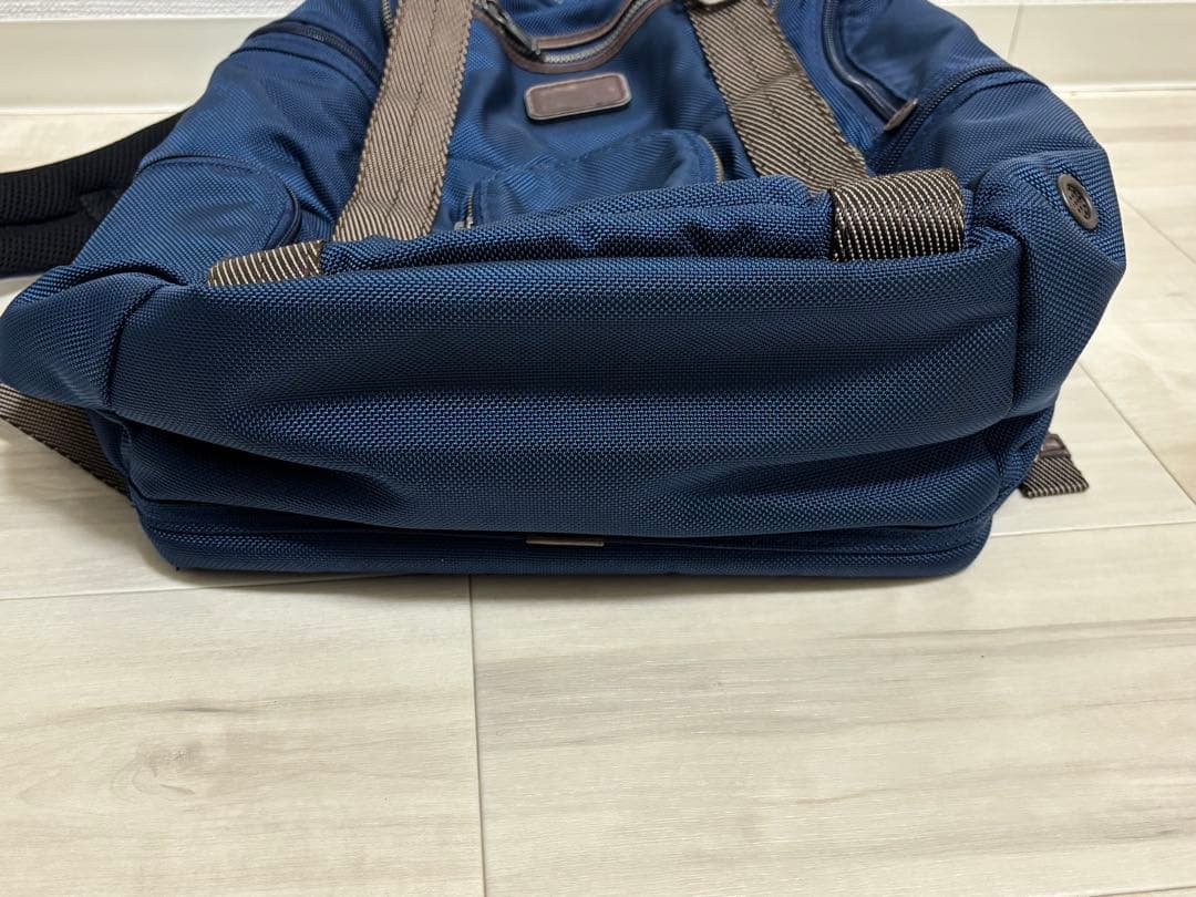 【美品】TUMI トゥミ ALPHA BRAVO キングスビル 本革 紺ネイビー