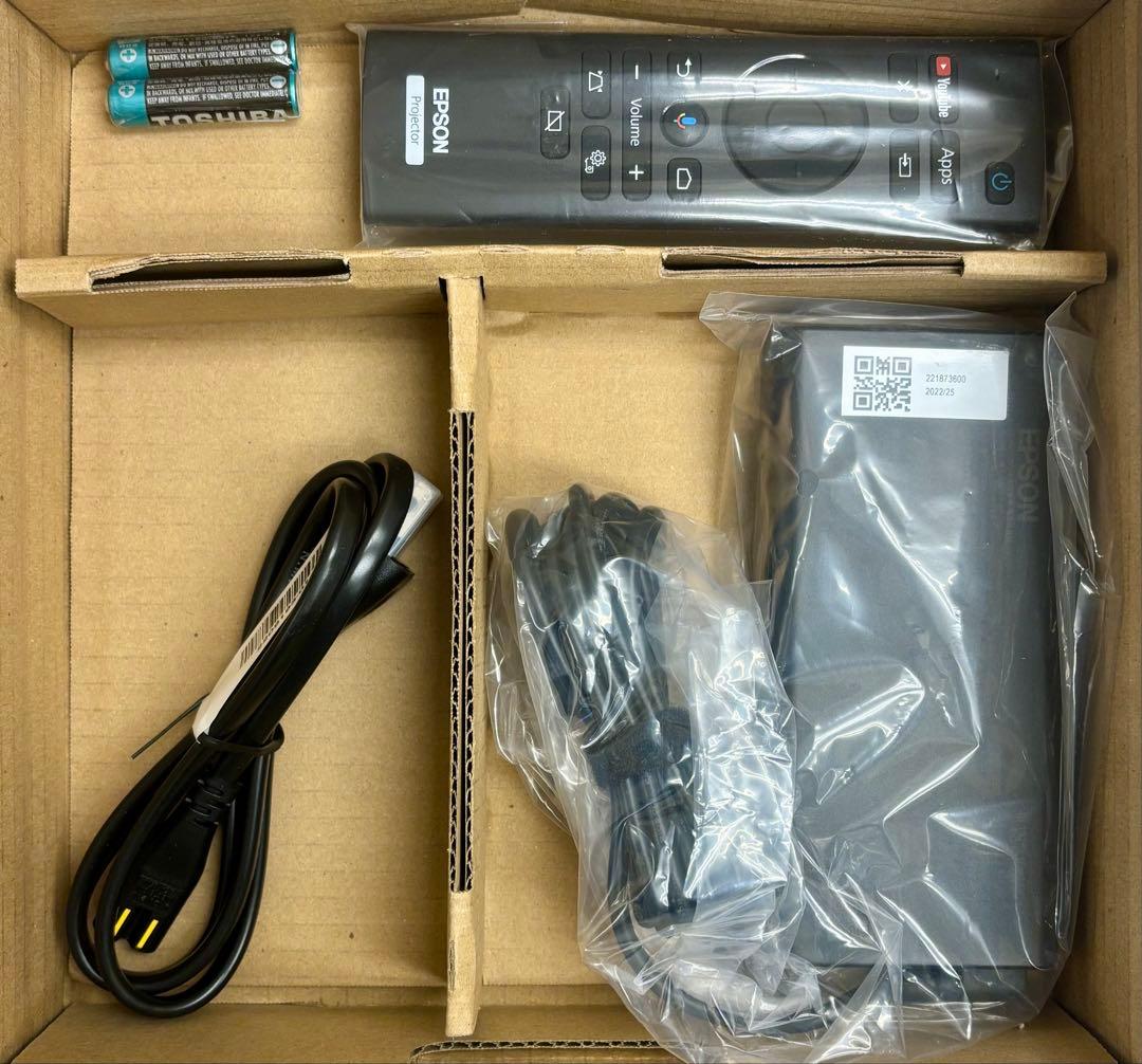 新品、未使用！　エプソン EF-12 ホームプロジェクター ドリーミオ ブラック