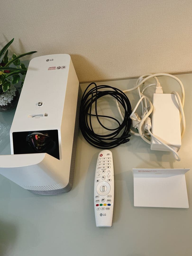 LGプロジェクター 超短焦点Cine Beam 85LS レーザー☆美品