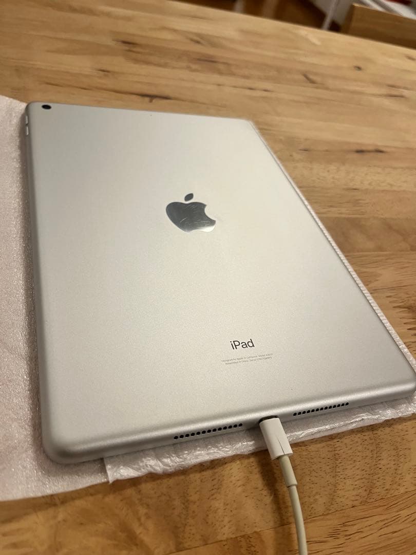 Apple iPad 第9世代　64GB 64ギガ