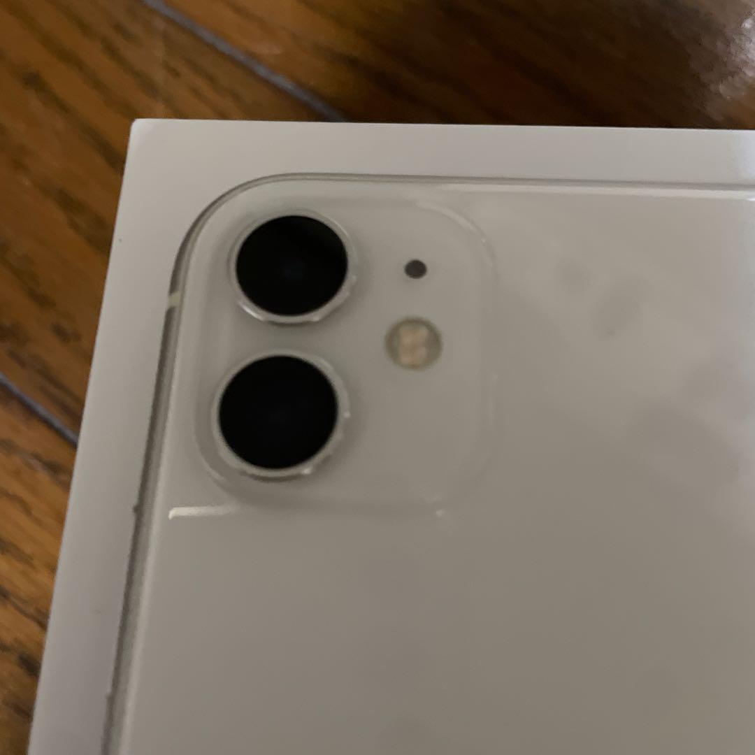 ジャンク品【画面割れ】iPhone 11 64GB ホワイト 本体