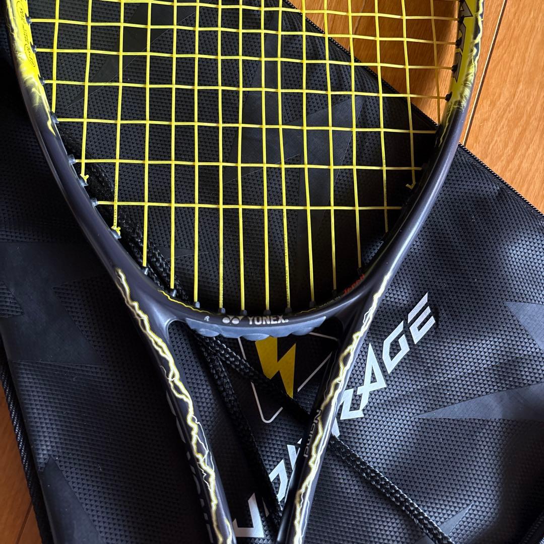 ヨネックス　ボルトレイジ7v ケース付き　前衛用