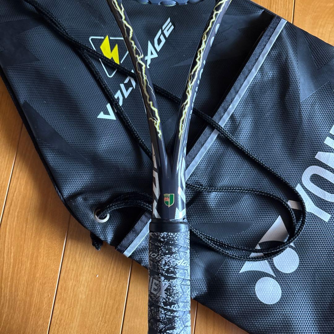 ヨネックス　ボルトレイジ7v ケース付き　前衛用