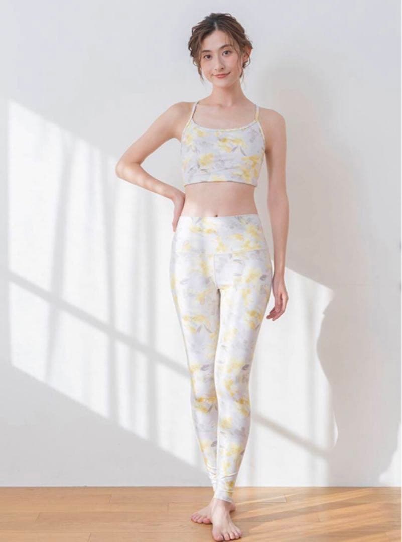 【SUKALA】美品　花柄ブラトップ&レギンス　Ｍサイズ