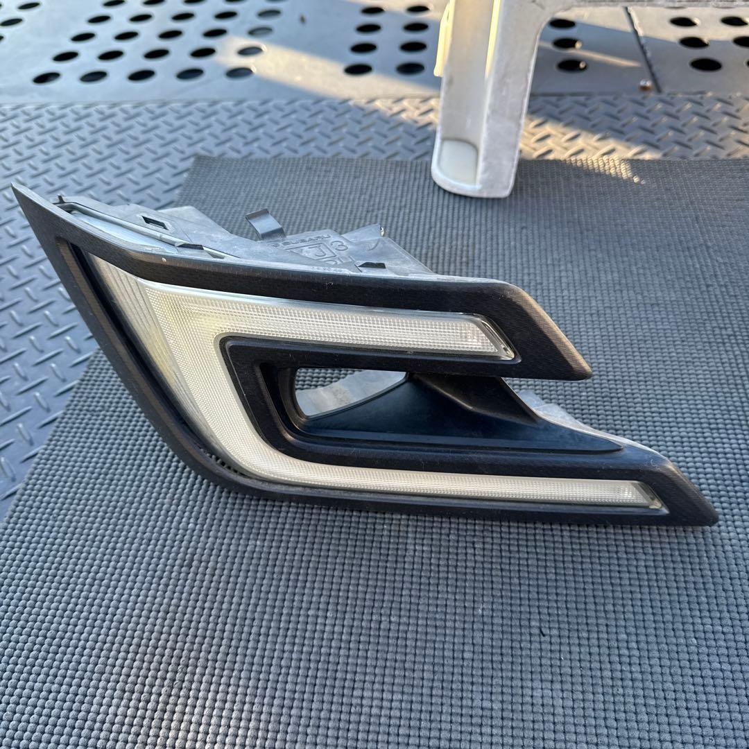 スバル　エクシーガ　クロスオーバー7 純正デイライトフォグランプ左右セット中古品