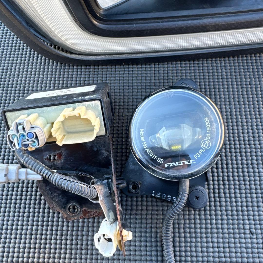 スバル　エクシーガ　クロスオーバー7 純正デイライトフォグランプ左右セット中古品