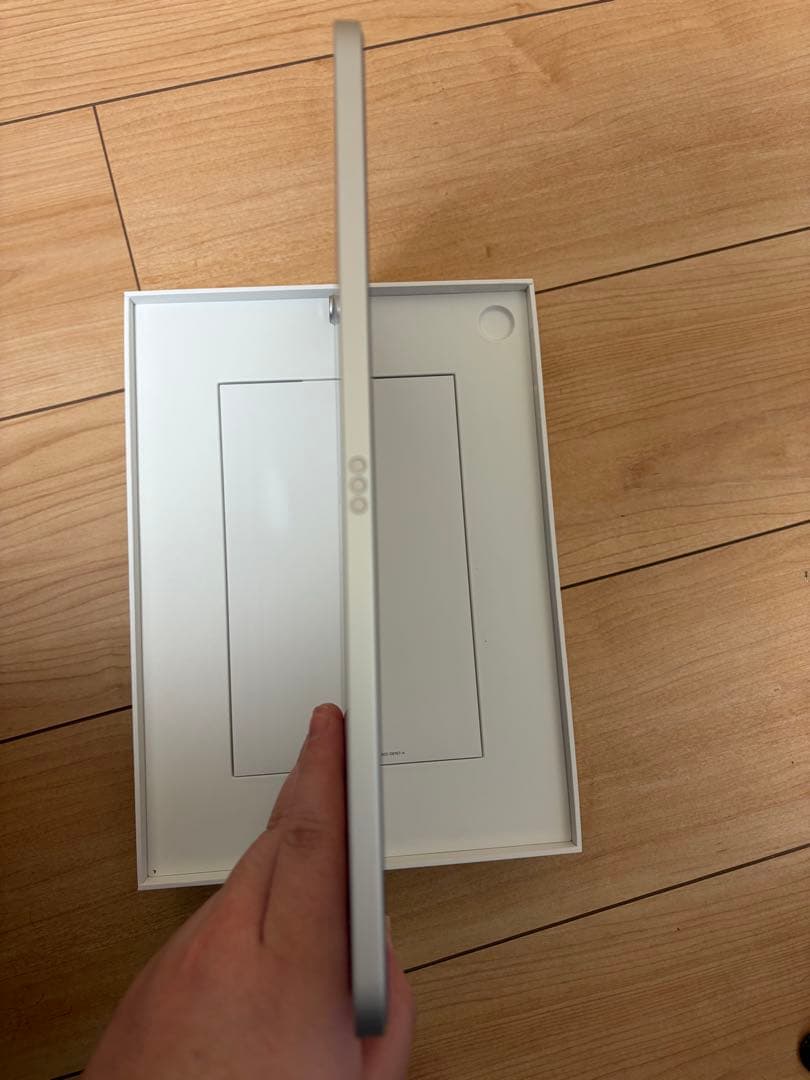 Apple iPad 11世代 シルバー 本体