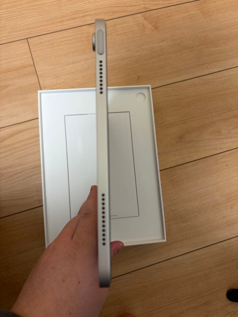 Apple iPad 11世代 シルバー 本体