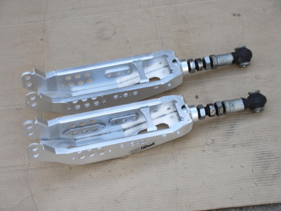 美品 フラットウェル リア ロアアーム brz zn6 zn8 zd8 vab