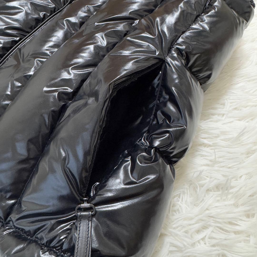 極美品✨ダンヒル DUNHILL 現行 ダウンベスト 光沢 シャイニー M