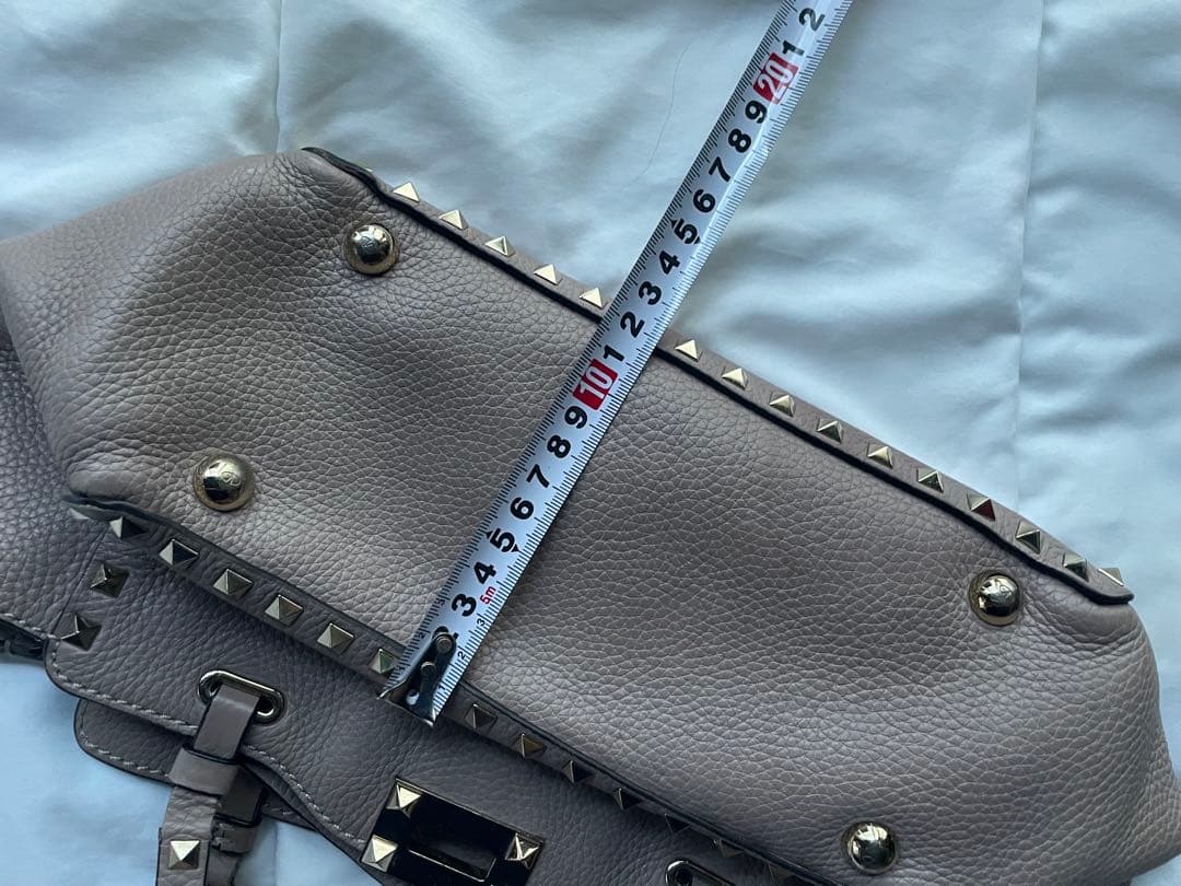 バレンティノ　スタッズバッグ