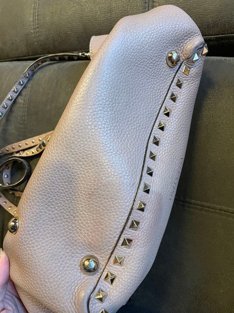 バレンティノ　スタッズバッグ