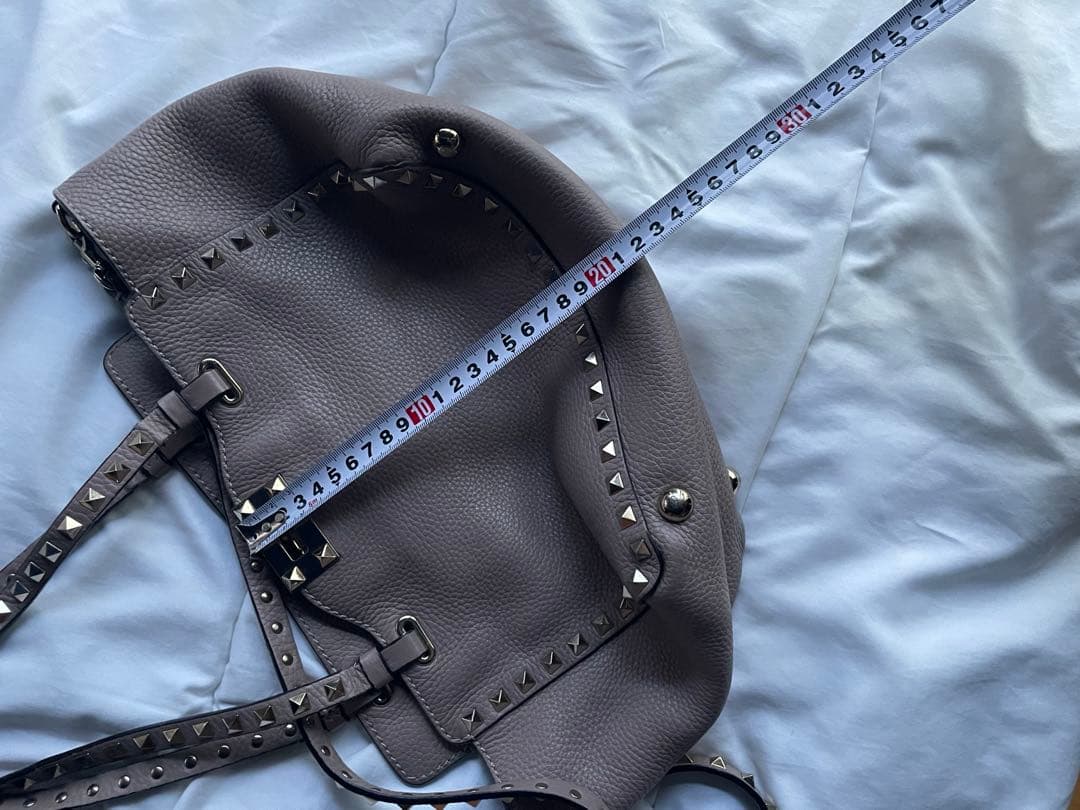 バレンティノ　スタッズバッグ