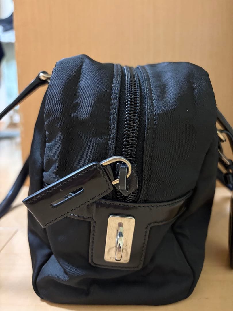 プラダ ナイロンバック ブラック