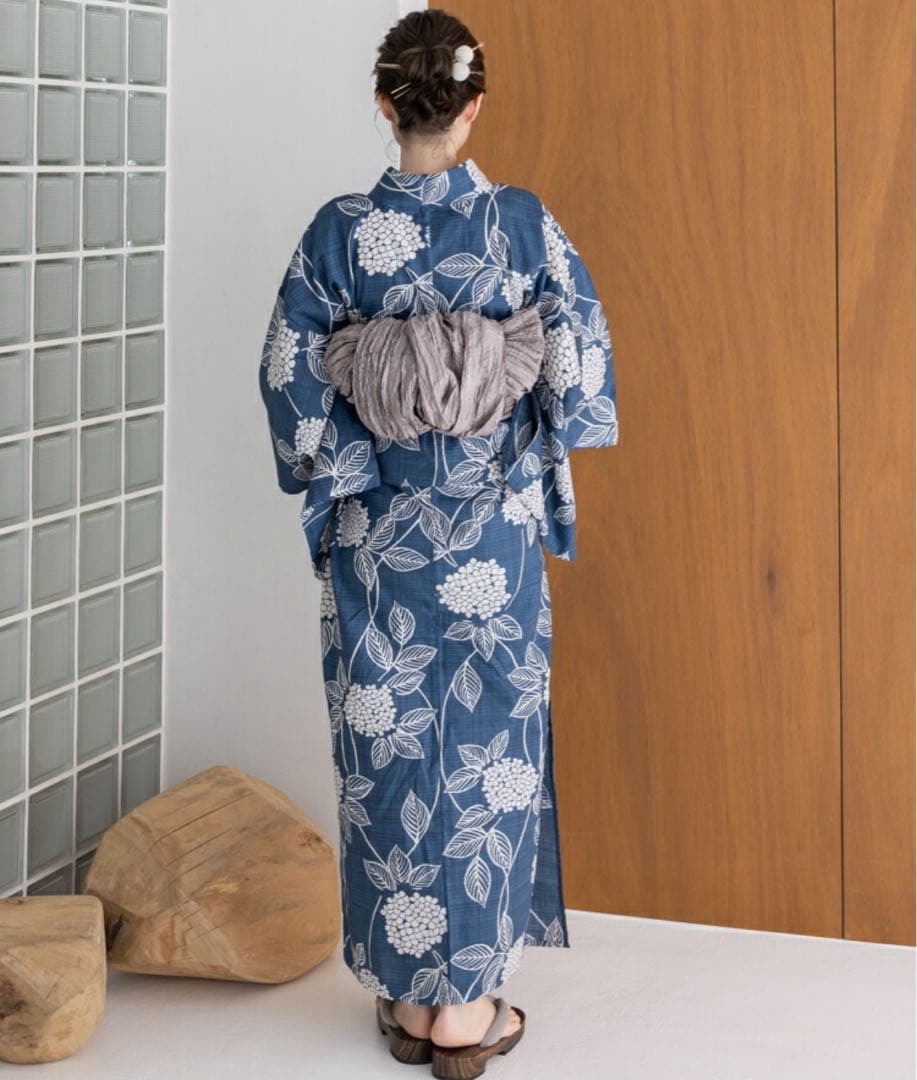 こだわり浴衣5点セット(浴衣/帯/下駄/腰紐/着付け冊子) 紫陽花　ネイビー