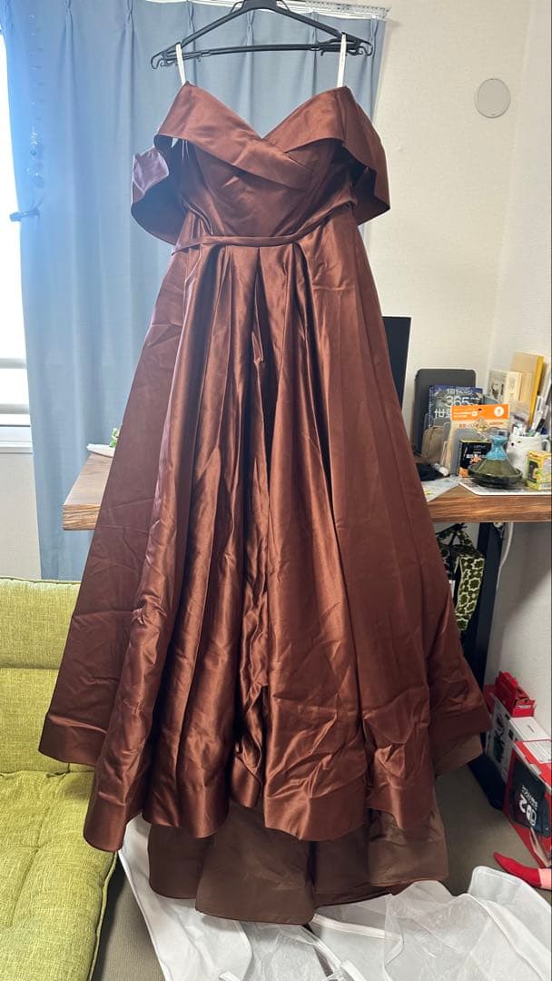 ウェディングドレスセット　ホワイト　カラー（ブラウン）