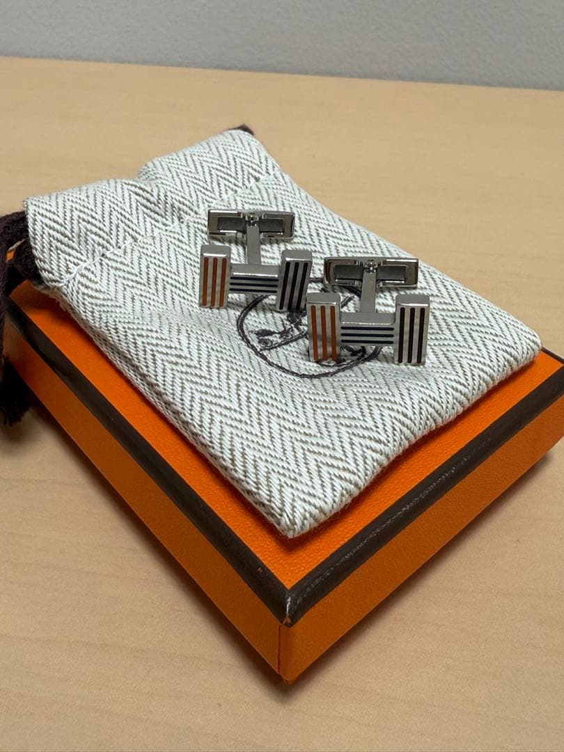 新品　HERMES クイズ　カフスリンクス