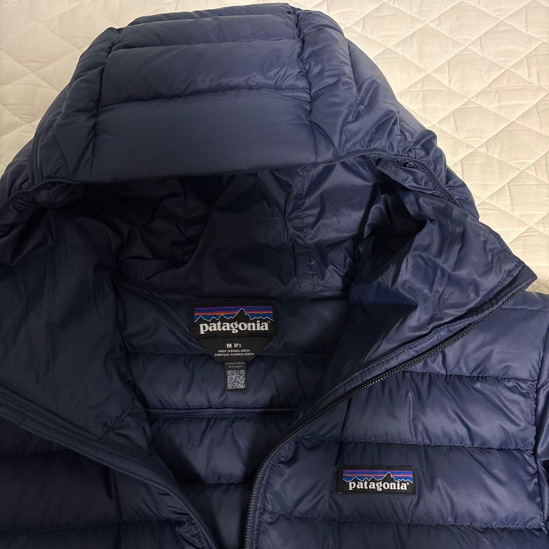 美品　patagonia パタゴニア　ダウン・セーター・フーディ　ネイビー　M