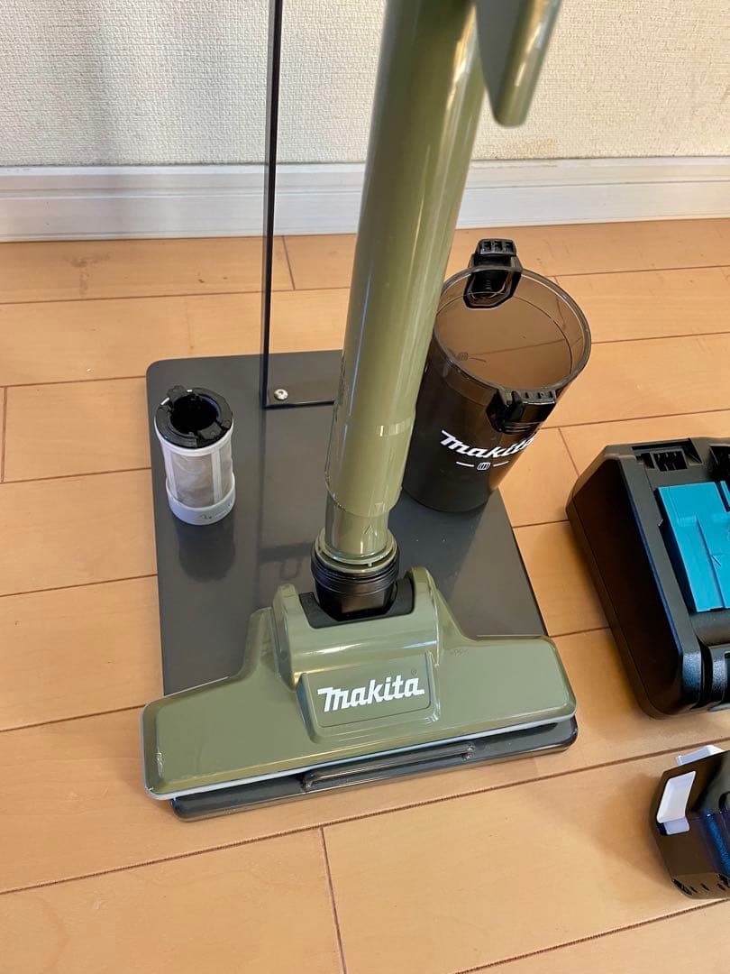 Makita マキタCL286FD充電式スティッククリーナー