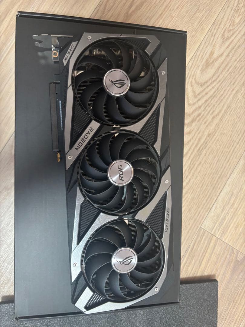 グラフィックボード・グラボ・ビデオカード ASUS ROG STRIX Radeon RX 6700 XT 12GB