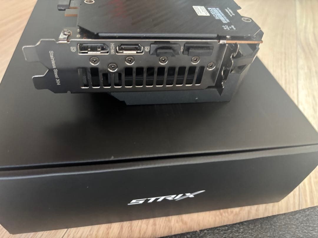 グラフィックボード・グラボ・ビデオカード ASUS ROG STRIX Radeon RX 6700 XT 12GB