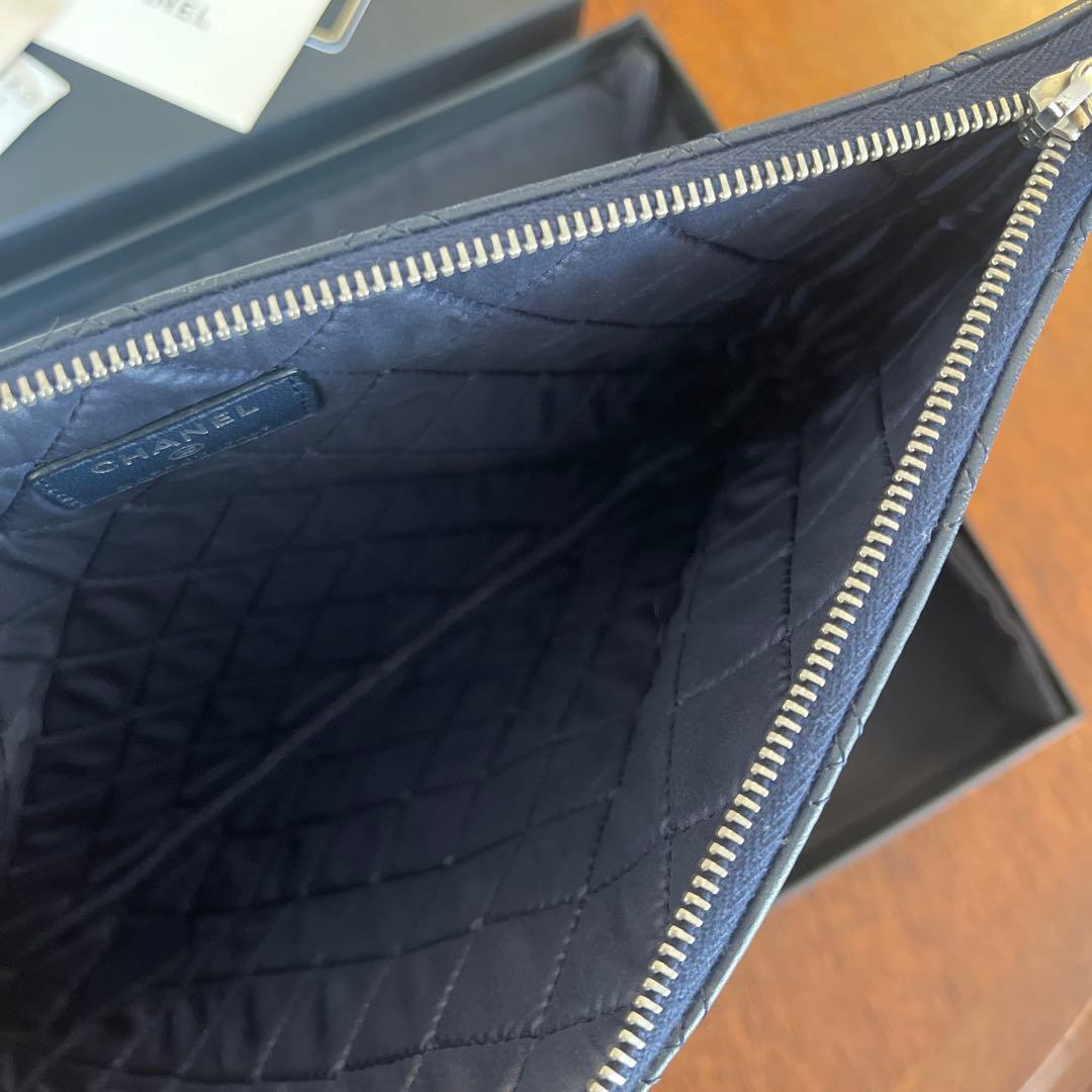 CHANEL キルティング クラッチバッグ