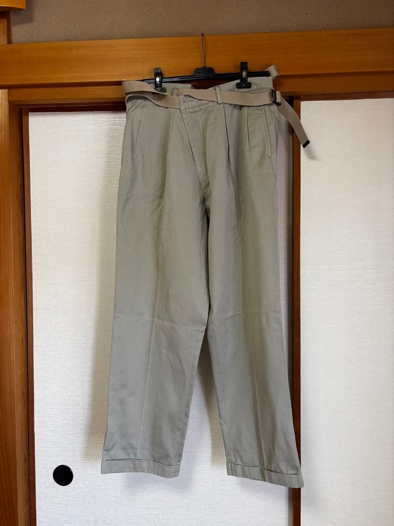 MAISON EUREKA チノパンツ