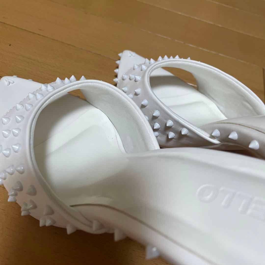 テコエ 最終価格！yello QUINN SANDALS