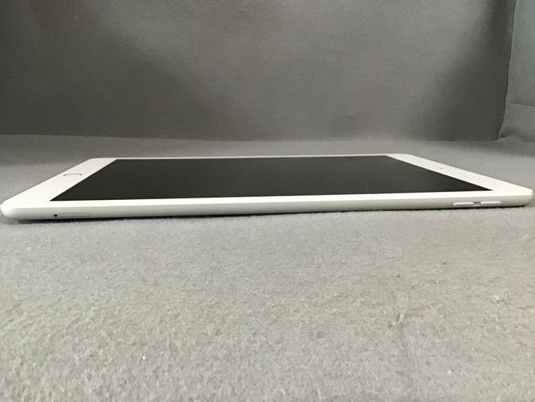 中古 SIMフリー iPad 第8世代 Cellularモデル 32GB